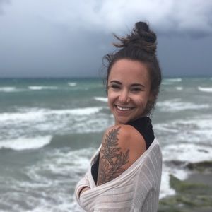 Meet your Posher, Elizabeth